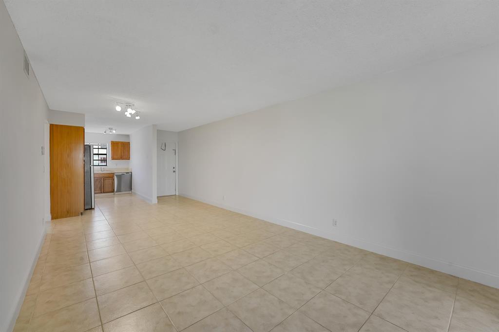 LAKE WINDWOOD CONDO - Residential Lease