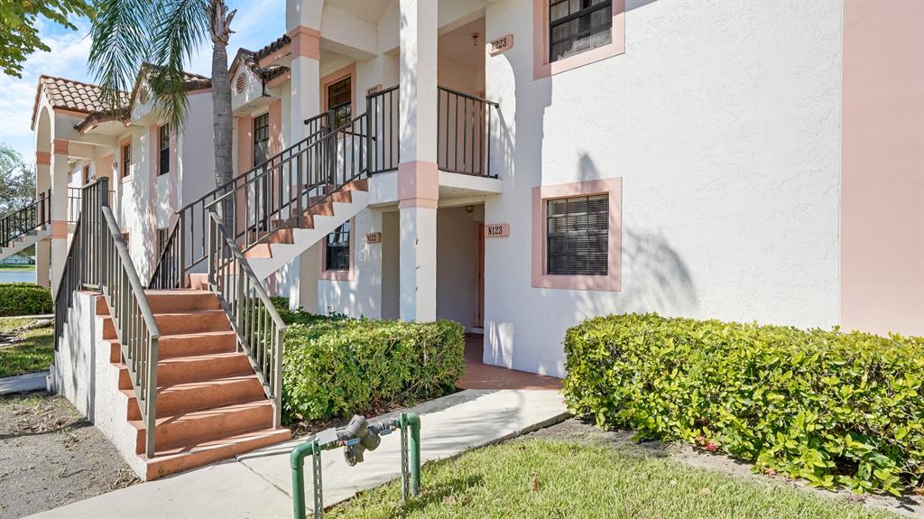 LAKE WINDWOOD CONDO - Residential Lease