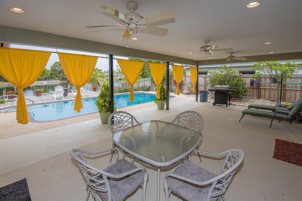 Photo of 2547 SW 11th Court, Boynton Beach, FL 33426 (MLS # R10710177)