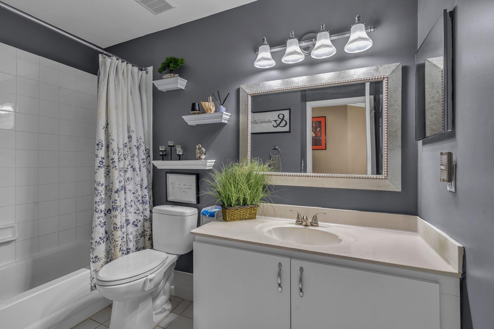 Lakeview Townhomes - Residential