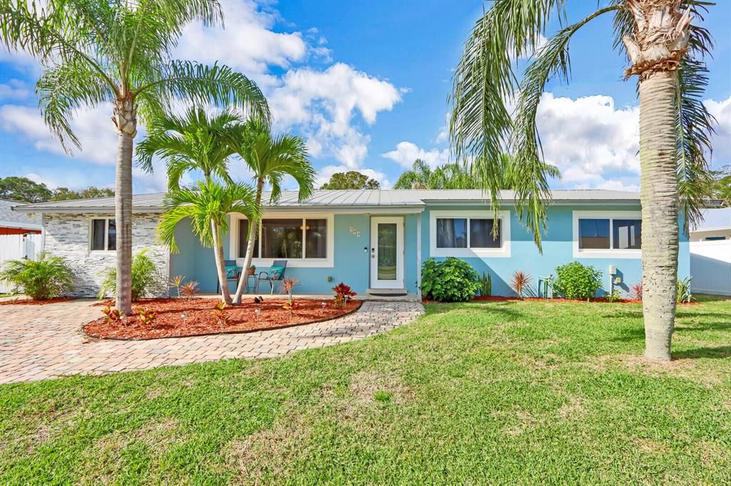 Photo of 504 Circle W, Jupiter, FL 33458 (MLS # R10856449)