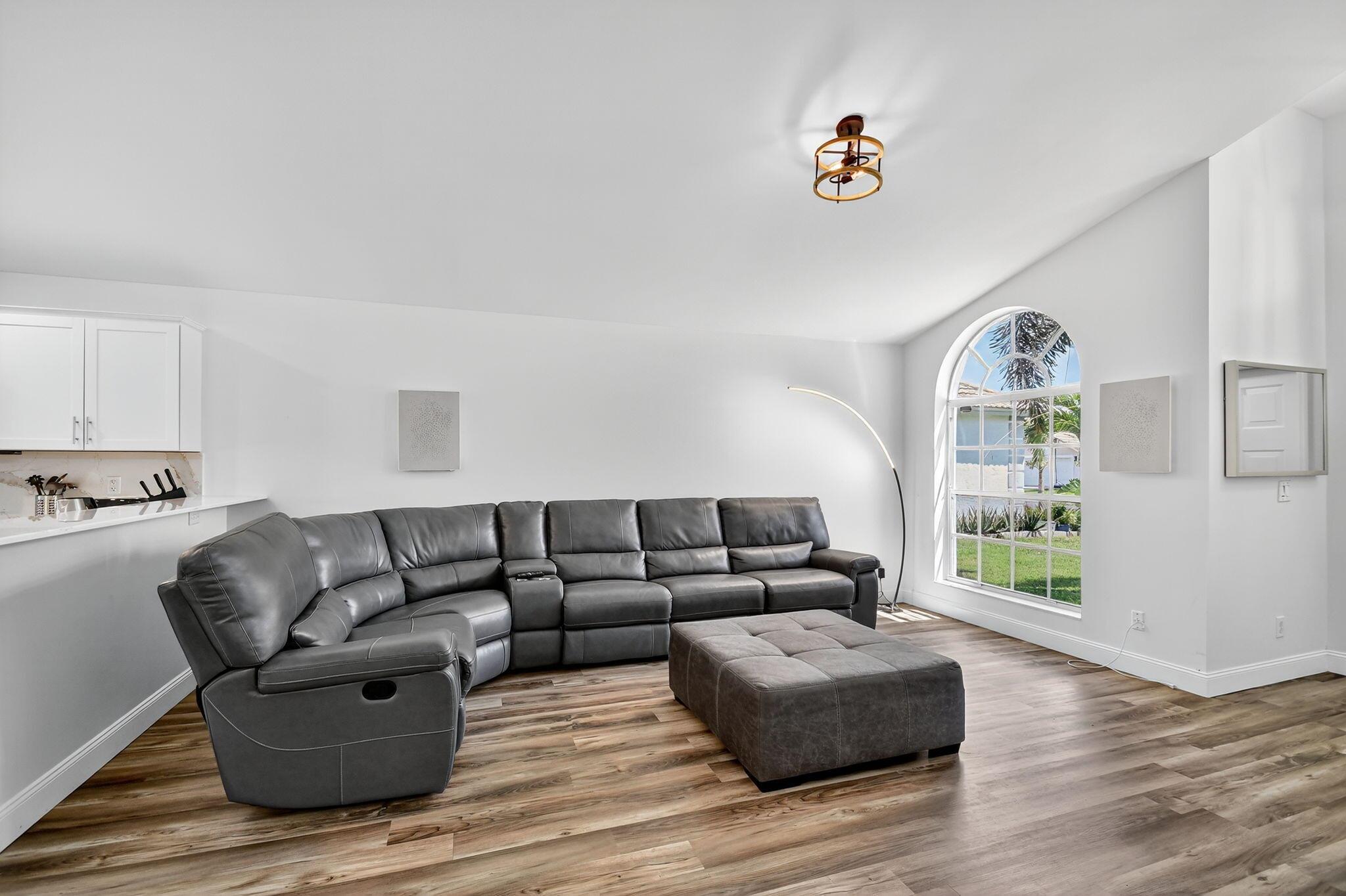 WELLINGTONS EDGE PAR 76 PH 1 - Residential