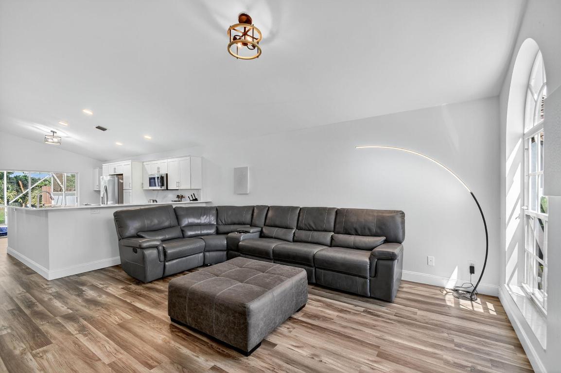 WELLINGTONS EDGE PAR 76 PH 1 - Residential