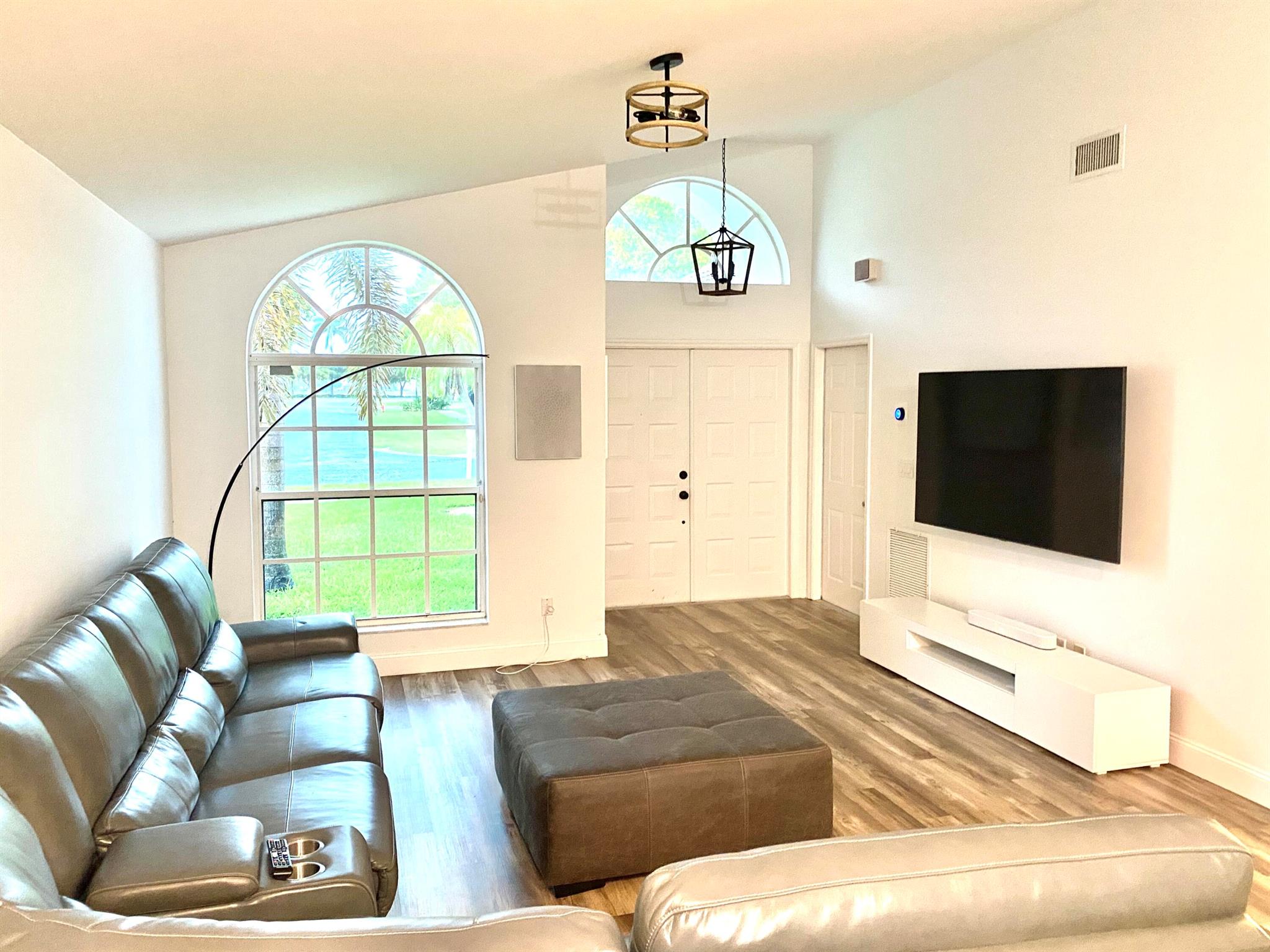 1891 Oak Berry Circle, Wellington, FL, 33414/$605,000 1 1891 Oak Berry Circle