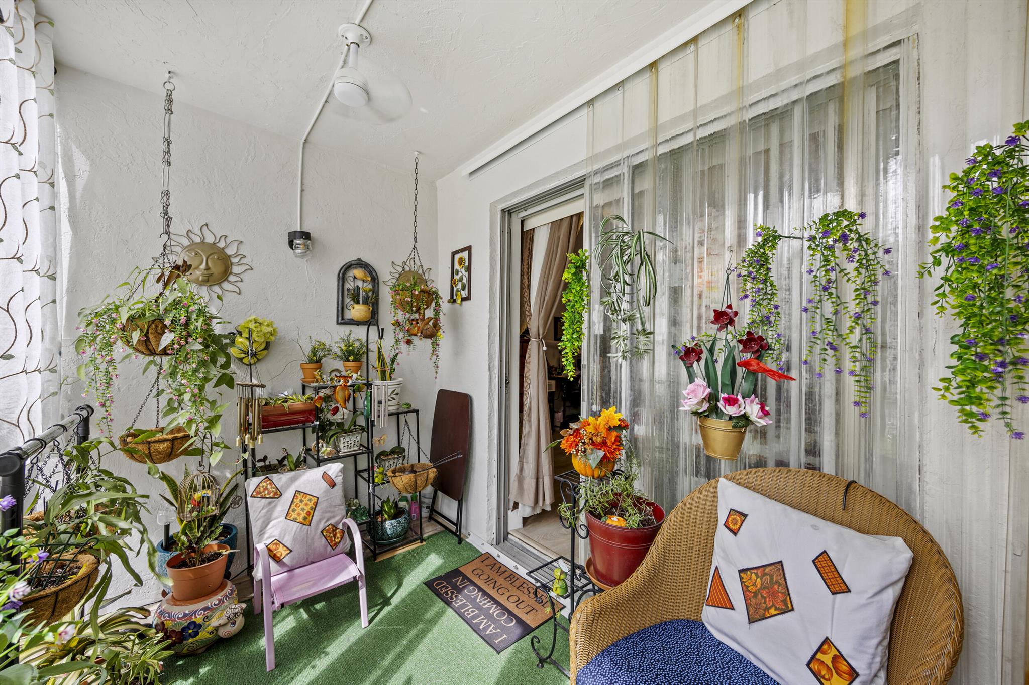 VILLAGE GREEN KENSINGTON - Residential