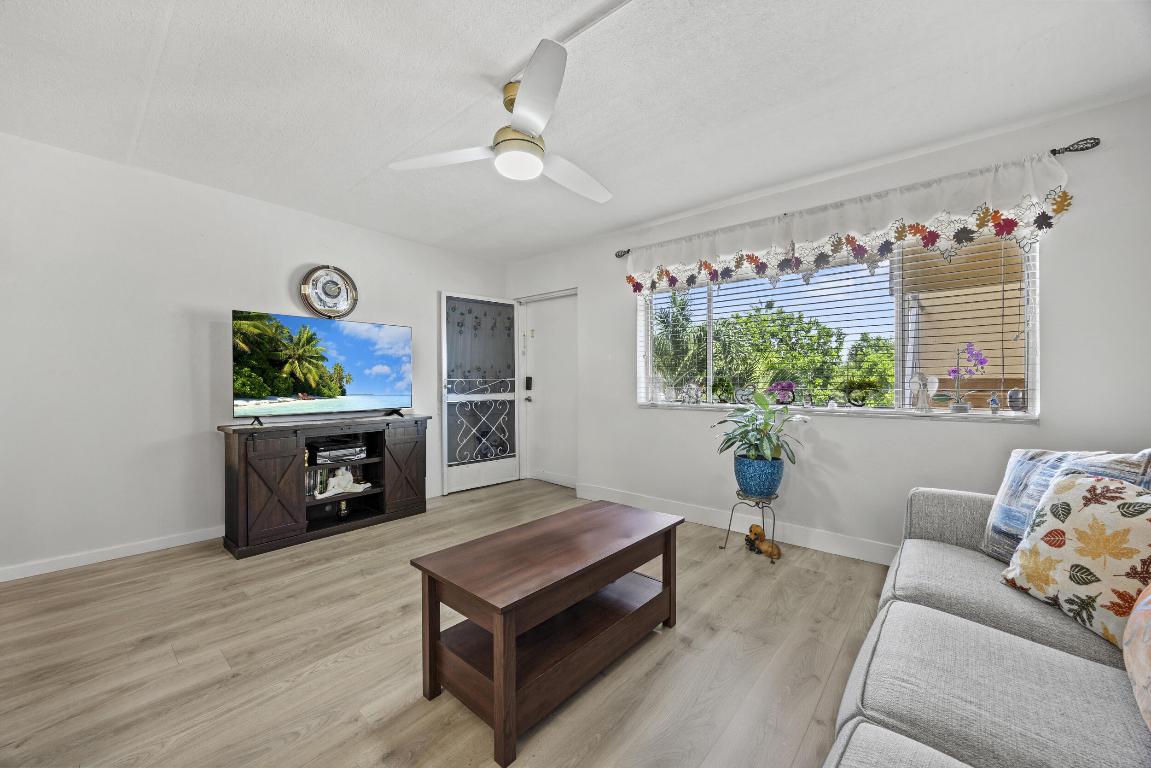 VILLAGE GREEN KENSINGTON CONDO - Residential