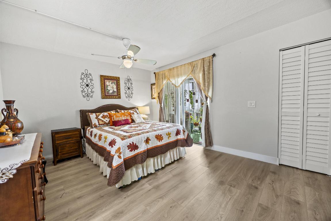 VILLAGE GREEN KENSINGTON CONDO - Residential