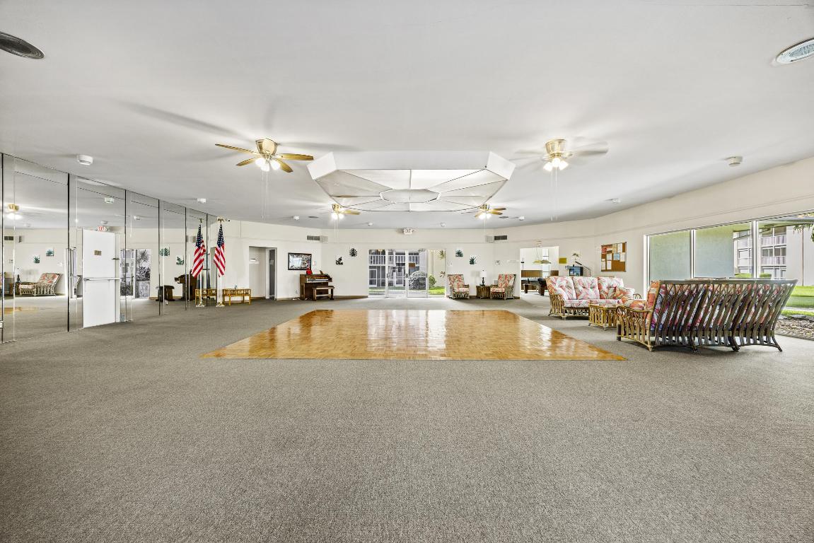 VILLAGE GREEN KENSINGTON CONDO - Residential