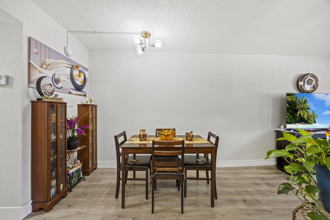 VILLAGE GREEN KENSINGTON CONDO - Residential