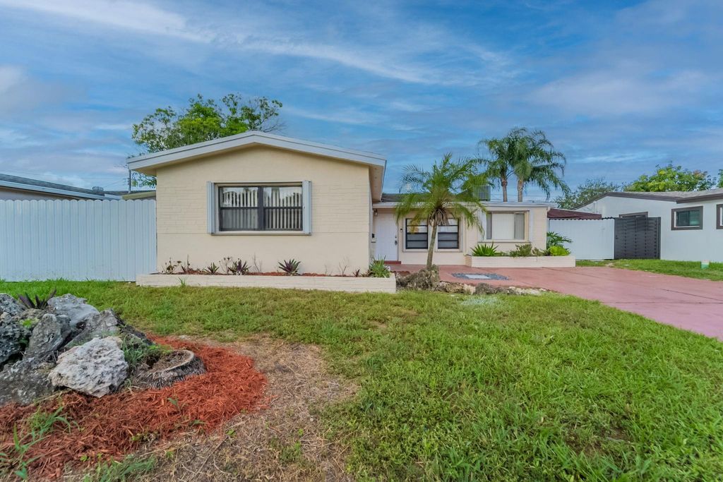 Photo of 6660 Allen St, Hollywood, FL 33024 (MLS # F10511046)