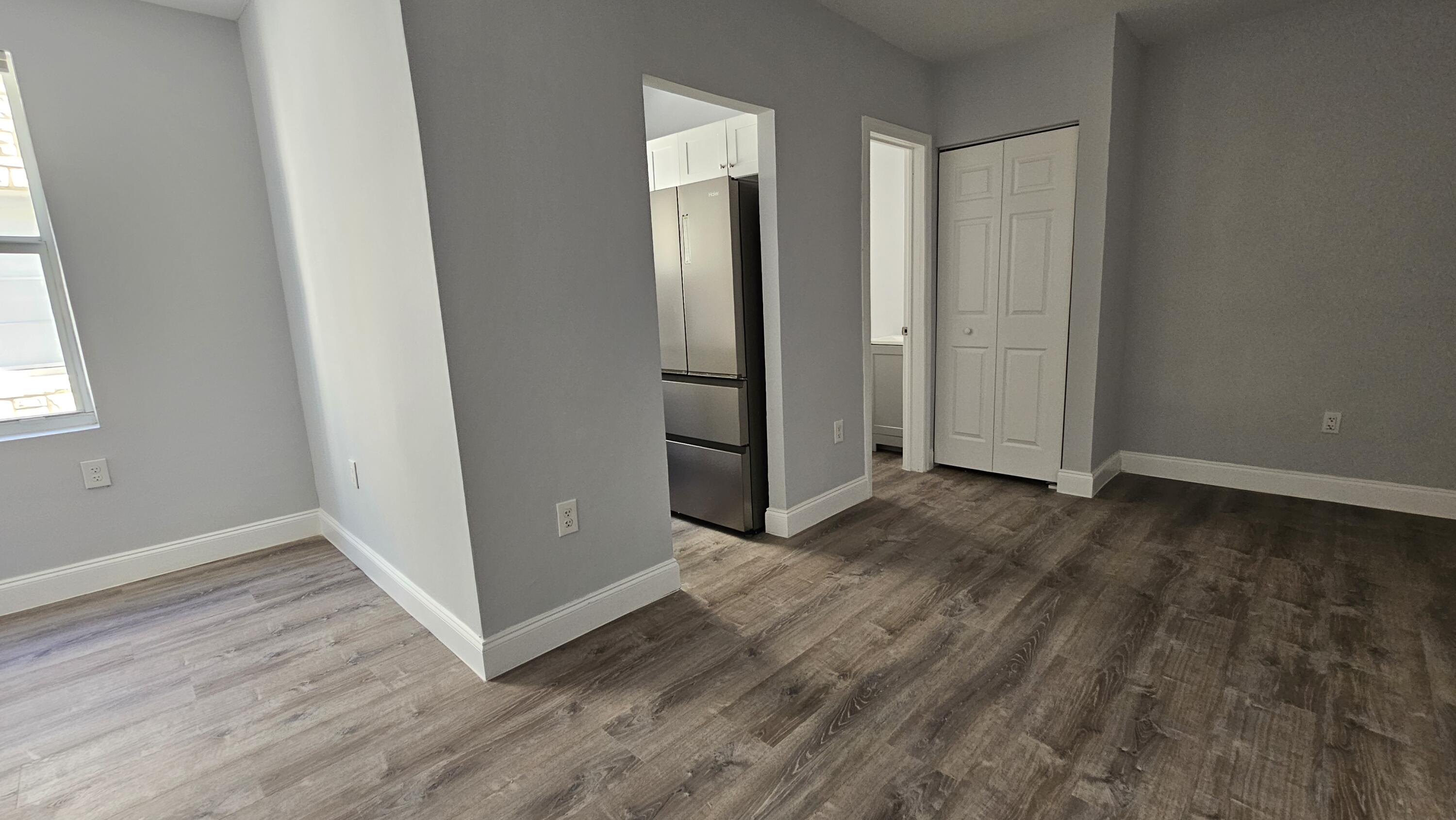 LAWRENCE ESTATE LAND CO - Residential Lease