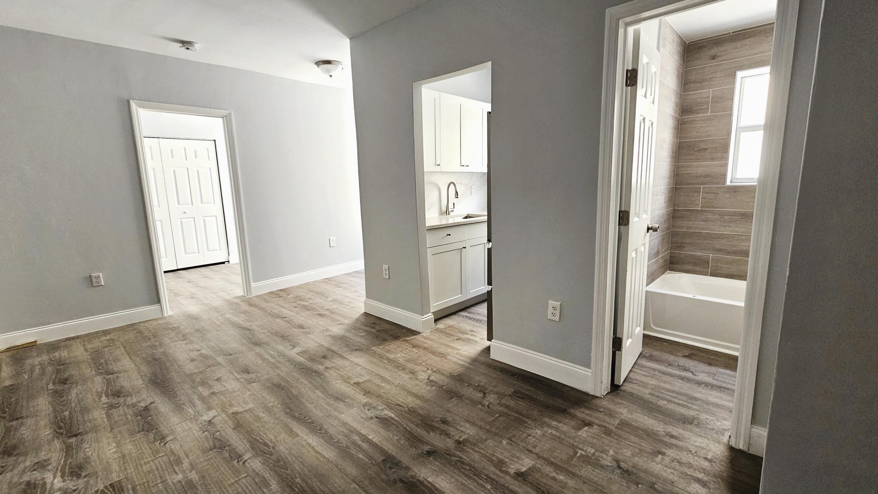 LAWRENCE ESTATE LAND CO - Residential Lease
