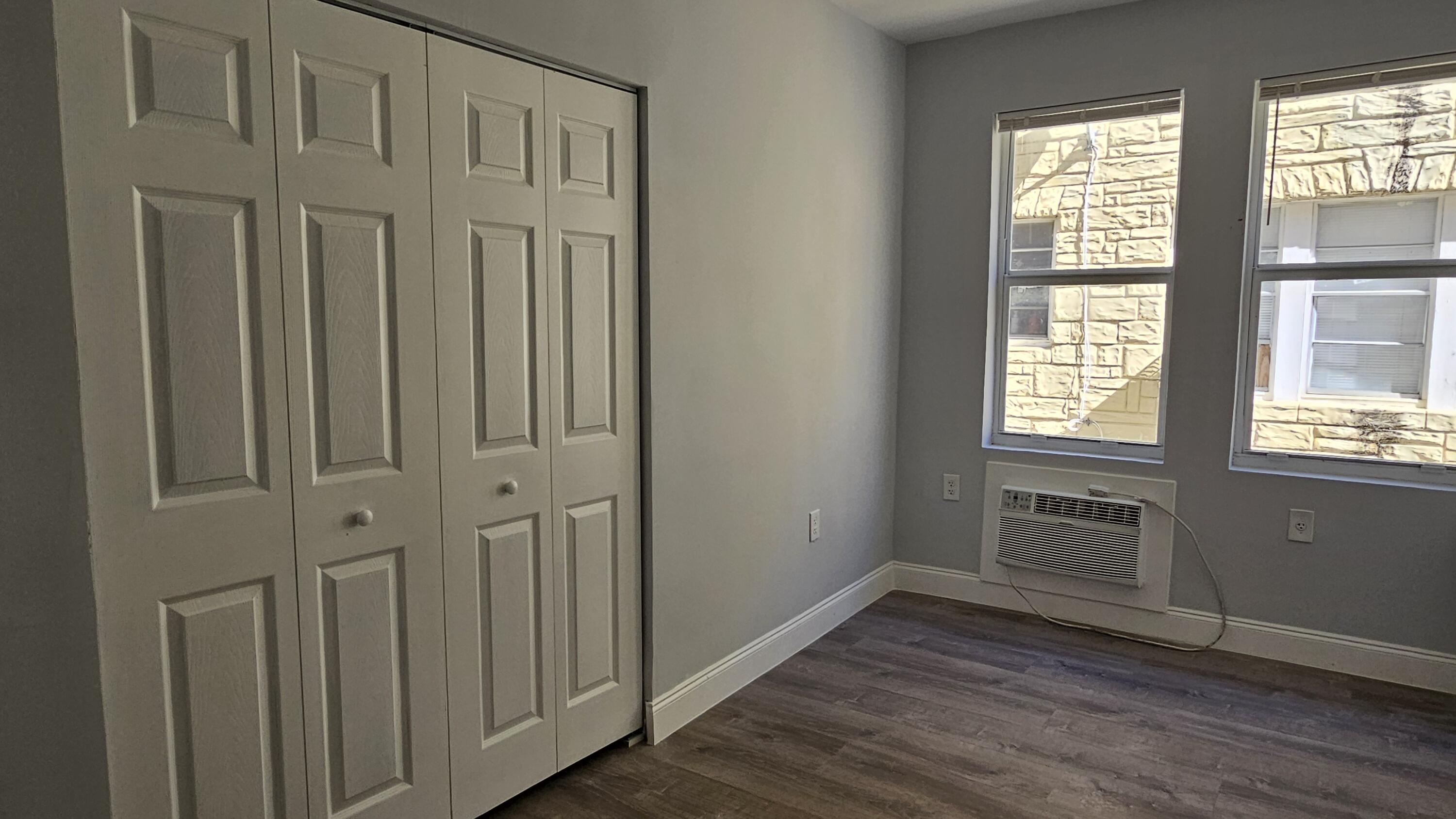 LAWRENCE ESTATE LAND CO - Residential Lease