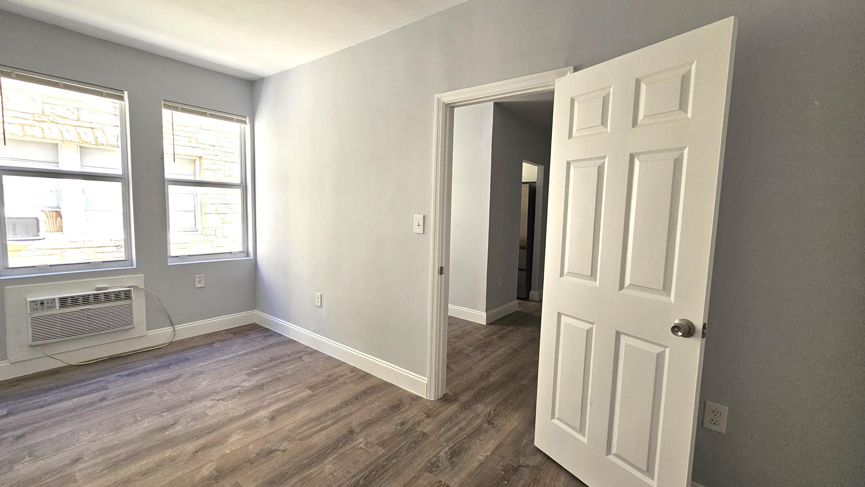 LAWRENCE ESTATE LAND CO - Residential Lease
