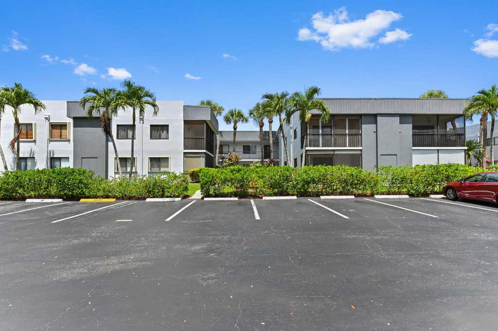 Photo of 15054 Ashland Way #84, Delray Beach, FL 33484 (MLS # R11100811)
