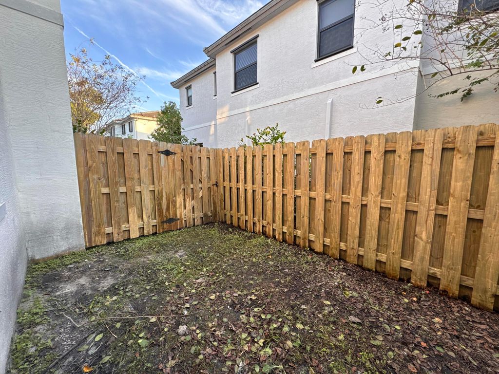 Photo of 1606 SW 28th Court, Fort Lauderdale, FL 33315 (MLS # B26020989)