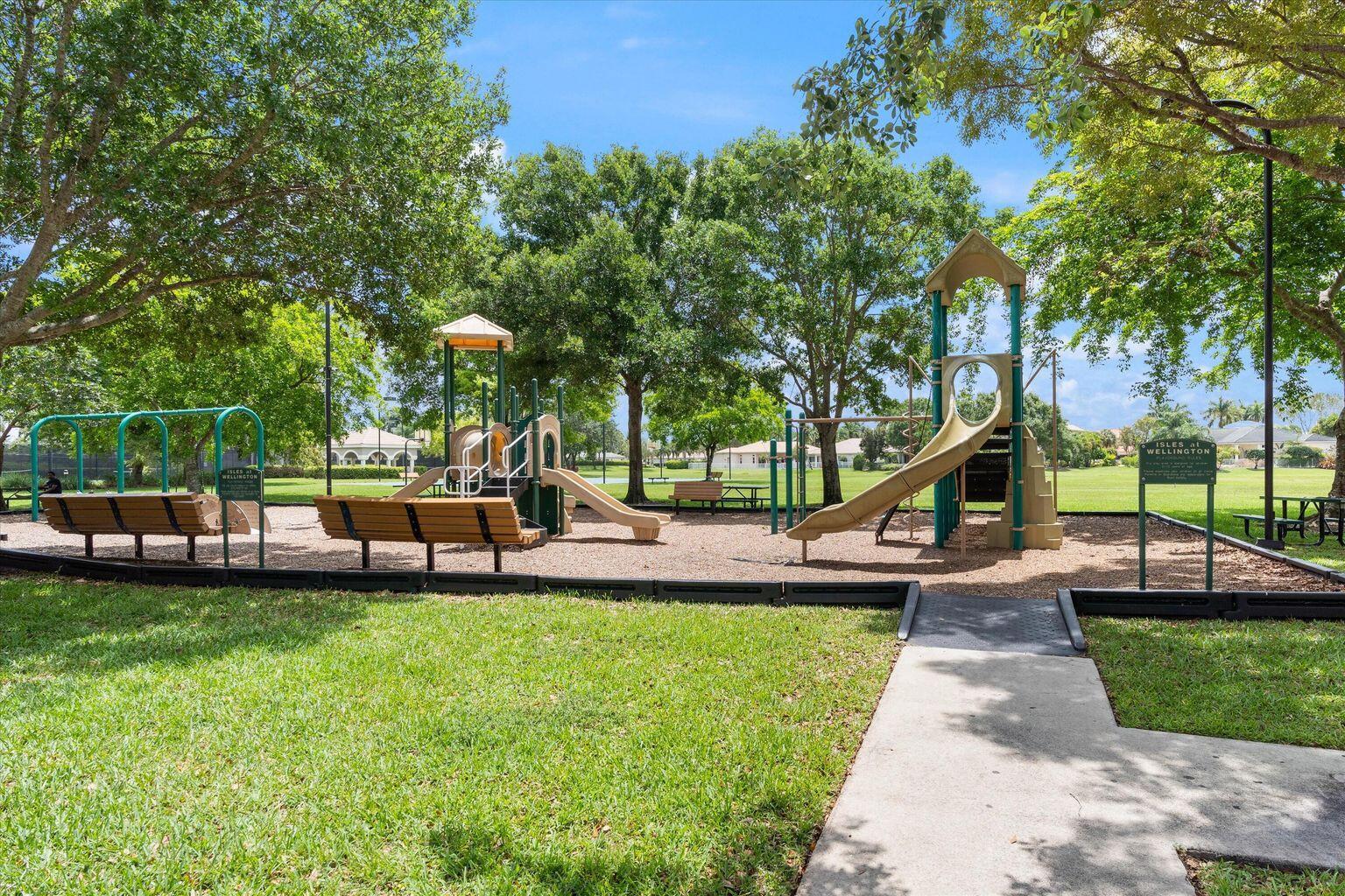 ISLES AT WELLINGTON 8 - Residential