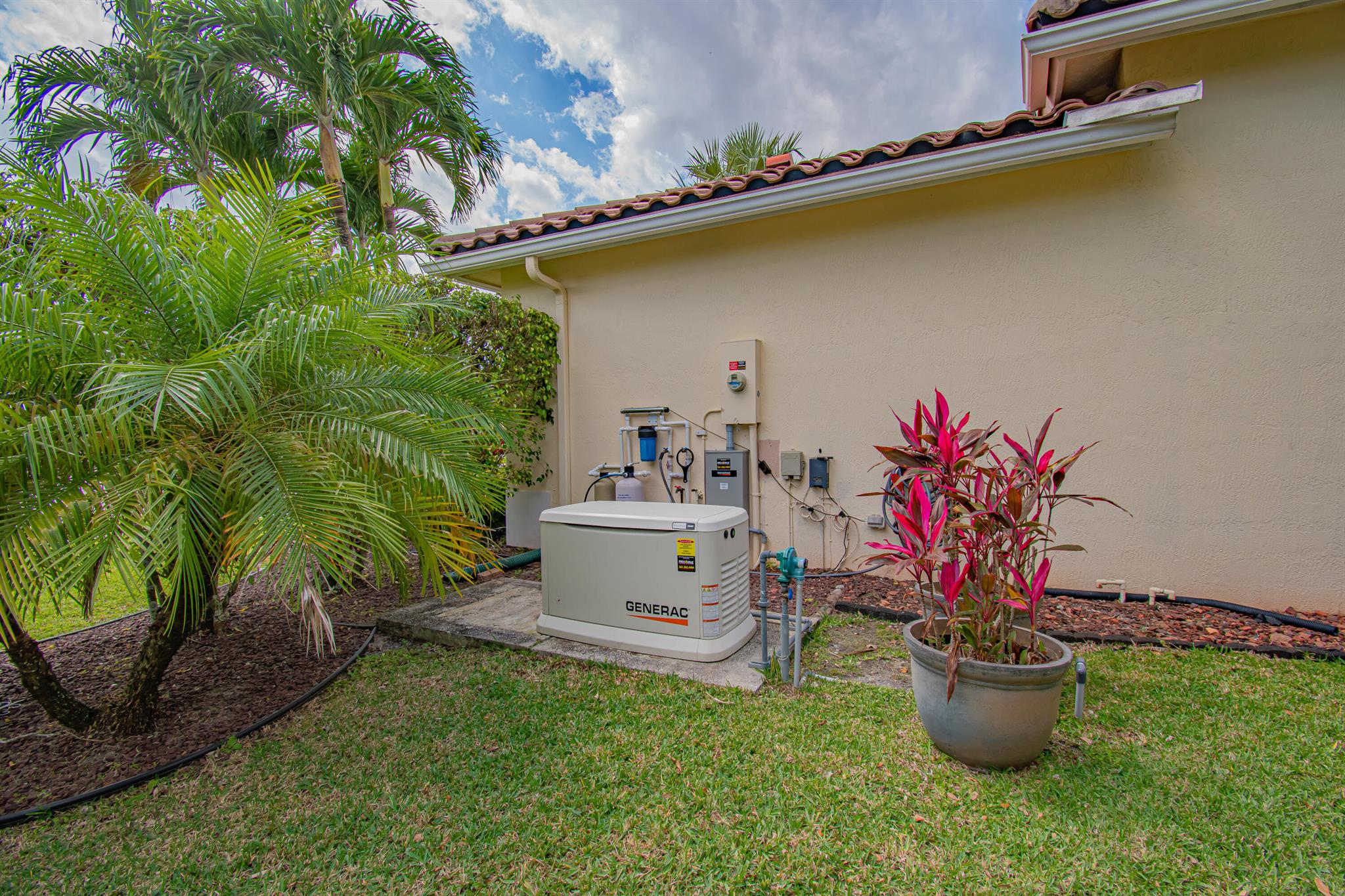 ISLES AT WELLINGTON 8 - Residential