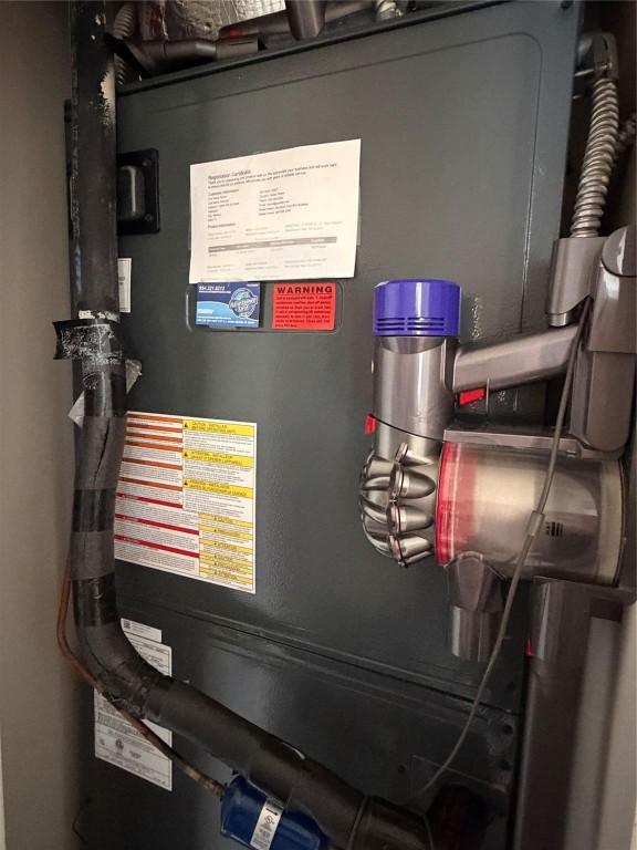 MONARCH LAKES - Residential