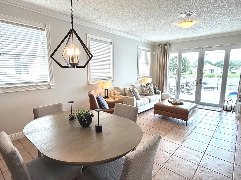 MONARCH LAKES - Residential