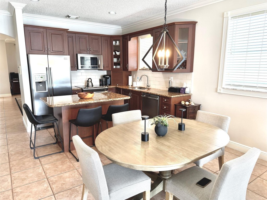 MONARCH LAKES - Residential