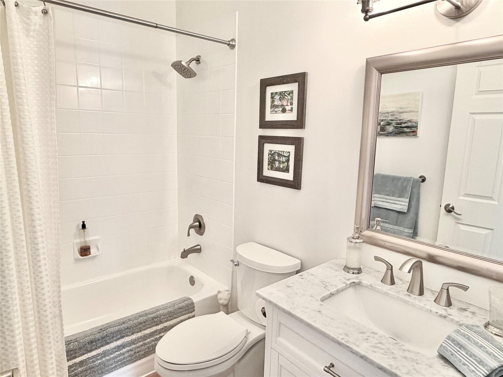 MONARCH LAKES - Residential