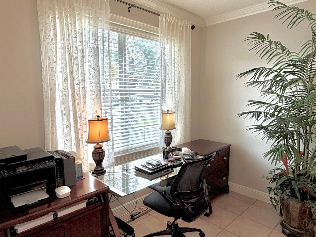 MONARCH LAKES - Residential