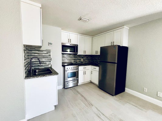 2725 PRAIRIE LN, PALM SPRINGS, FL 33406 - Image ca8f900ab65716cda07f4e43256a8d28/679601673