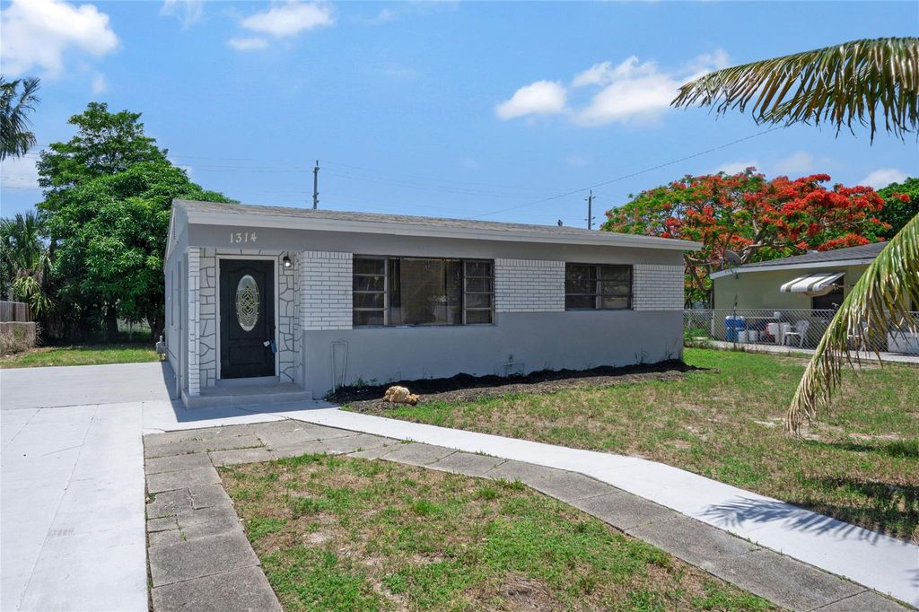 Photo of 1314 H Street, Lake Worth Beach, FL 33460 (MLS # F10451823)