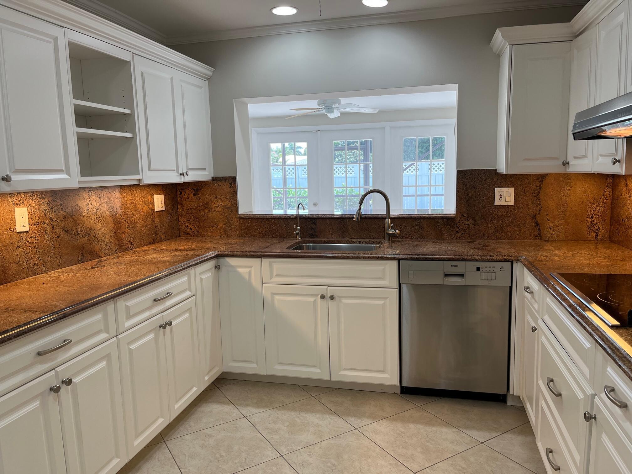 BOCA RATON SQUARE UNIT 4 - Residential