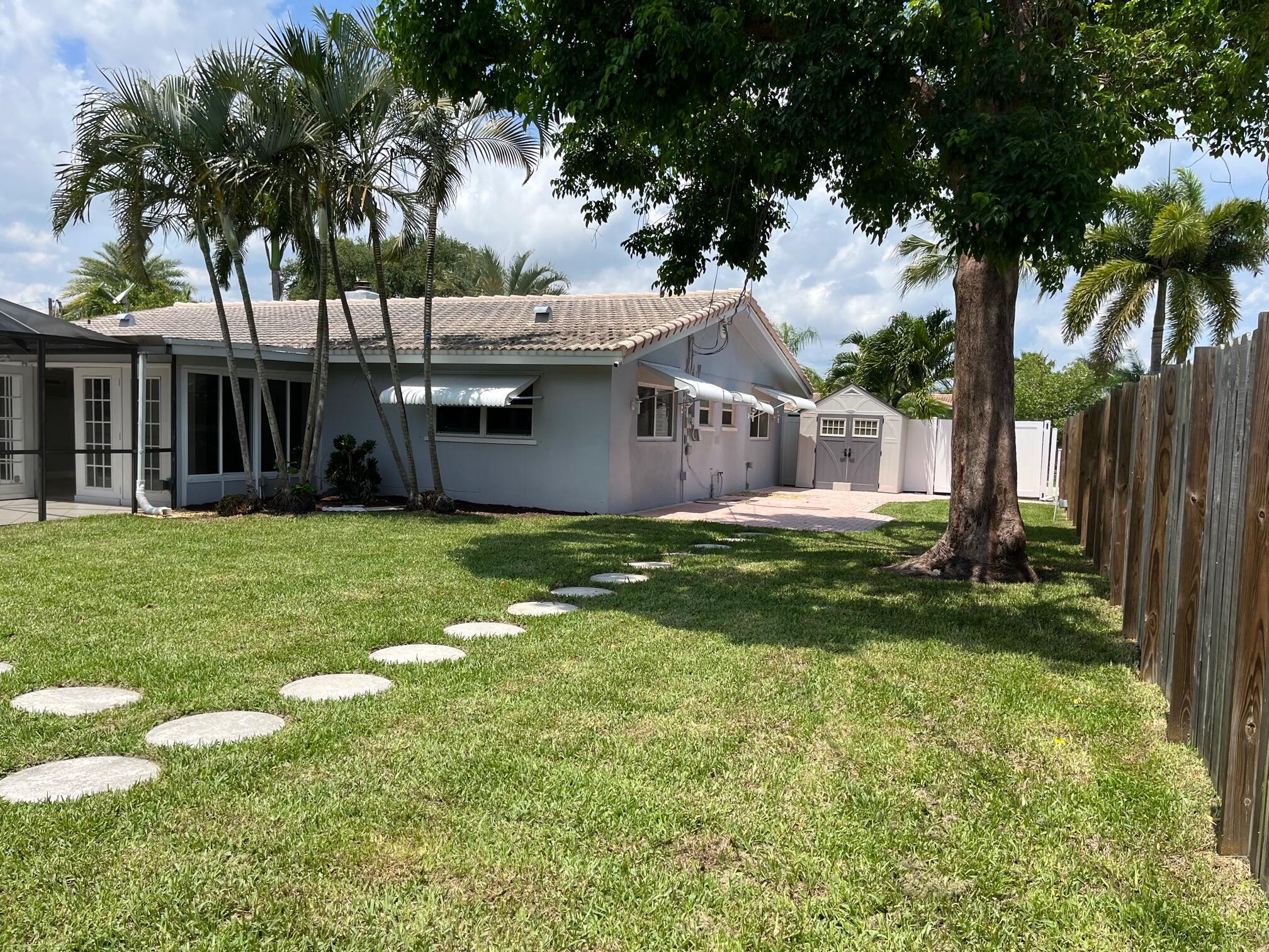BOCA RATON SQUARE UNIT 4 - Residential