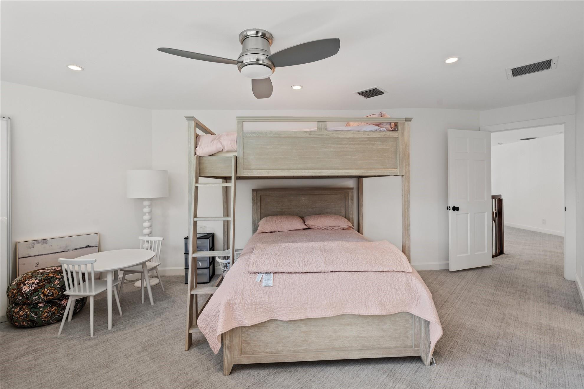 LIGHTHOUSE POINT 3RD SEC - Residential