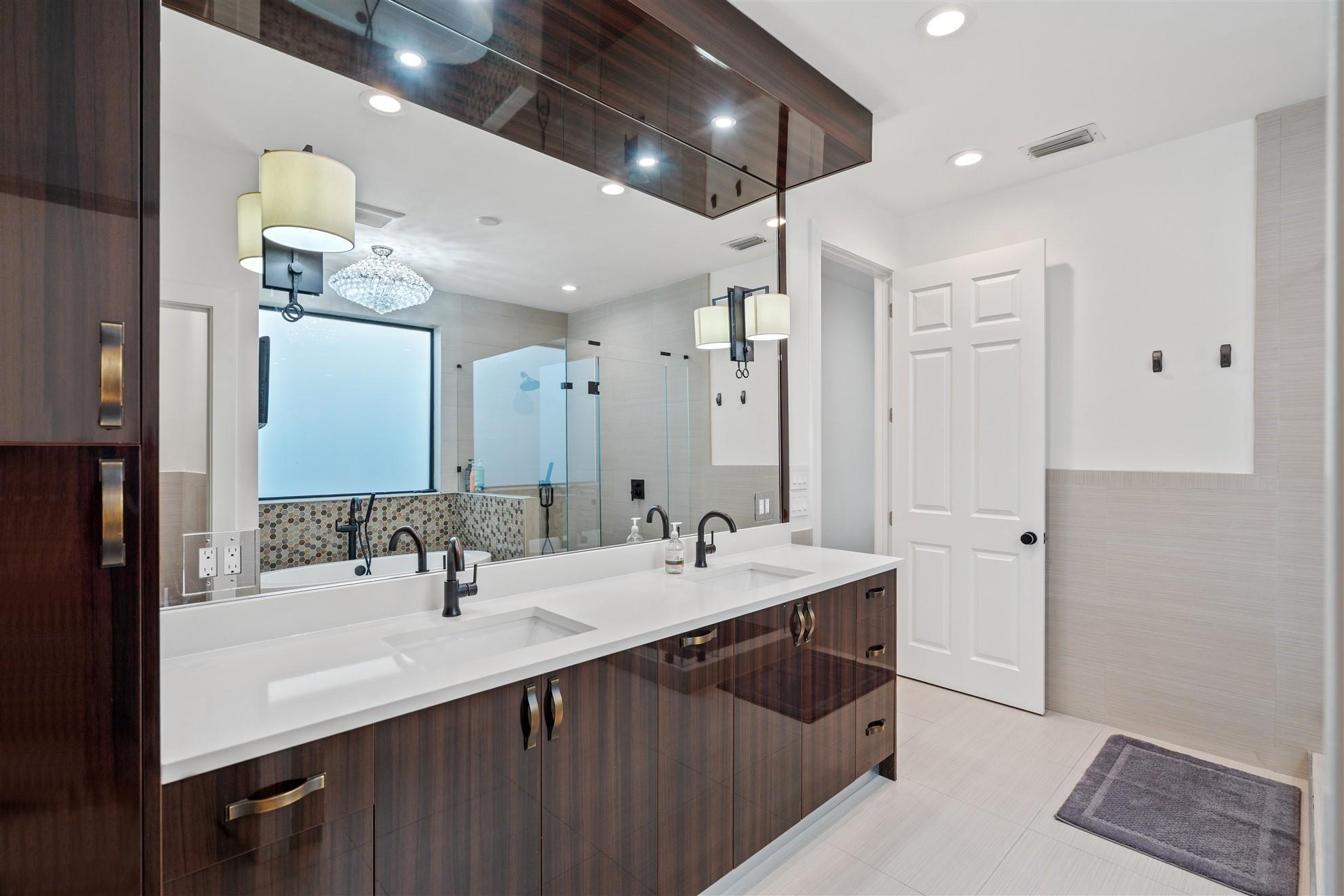 LIGHTHOUSE POINT 3RD SEC - Residential