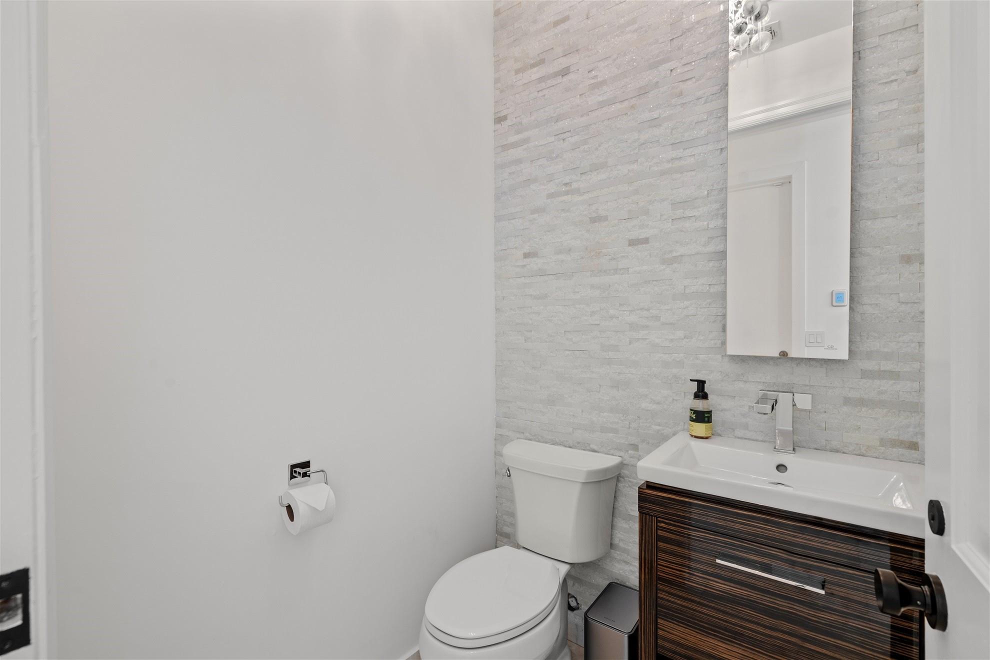 LIGHTHOUSE POINT 3RD SEC - Residential