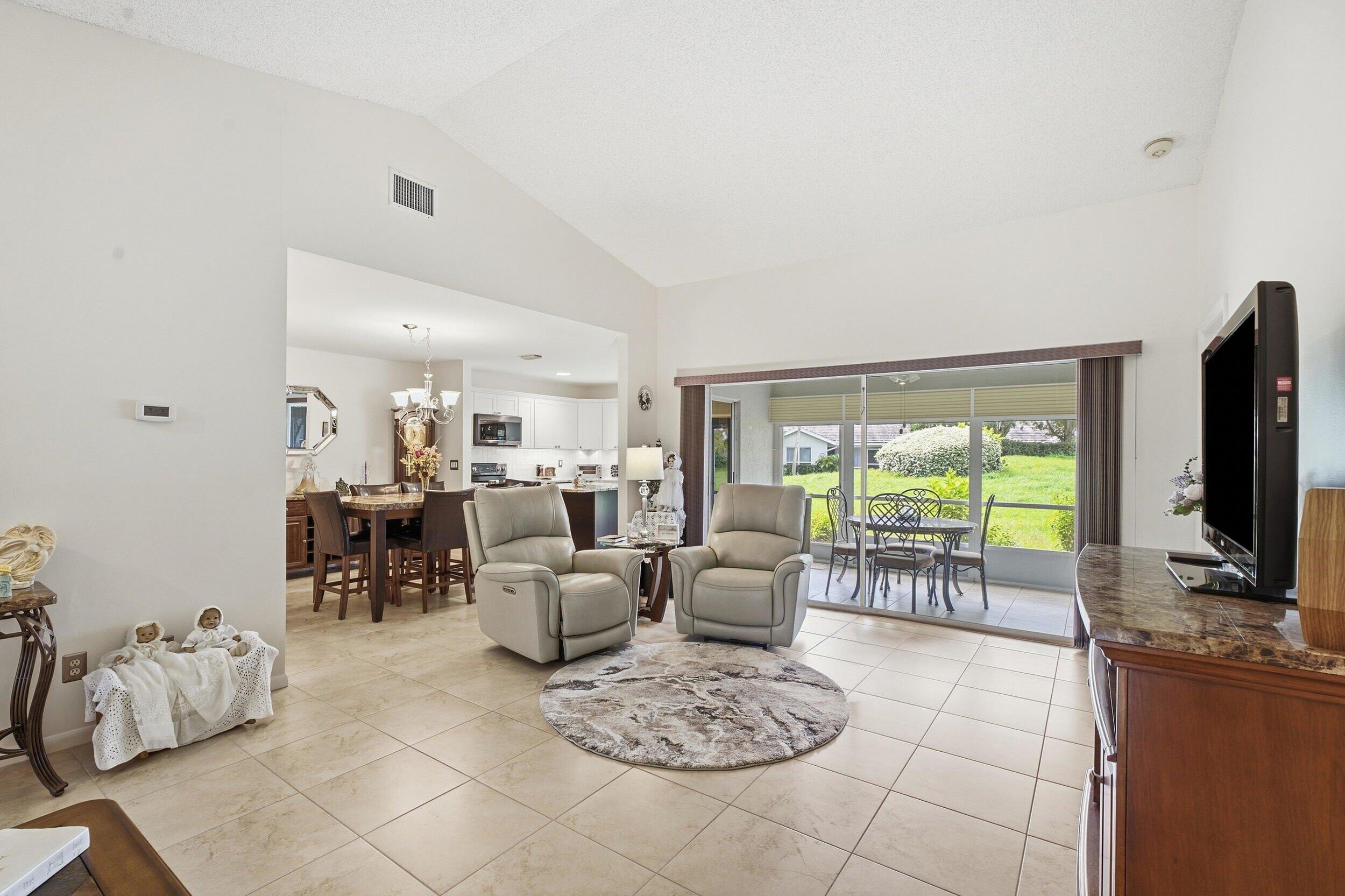 3310 SW Villa Place