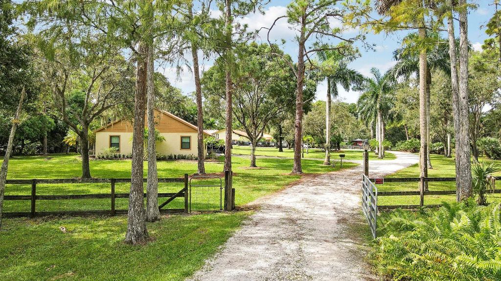 Photo of 12818 Old Indiantown Road, Jupiter, FL 33478 (MLS # R11126504)