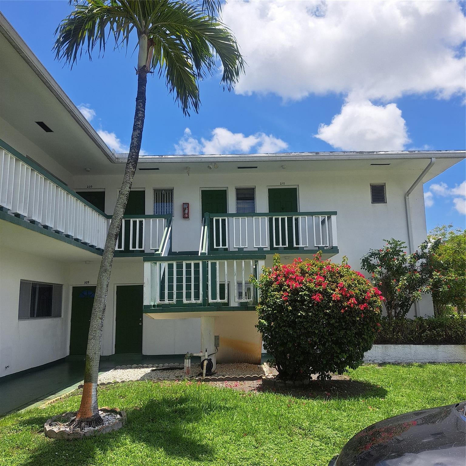 Nice Clean 1 Bedroom Apartment, New carpet, New Flat Top Range, Upgraded New Electrical Box, New Kitchen Vinyl Flooring In Kitchen., and water is including in the Monthly HOA
Partial Furnished, "AS IS'' Condition. Seller is motivated, Makes This Unit your next Sale.
A 55+ Community, and is part of a small PUD community