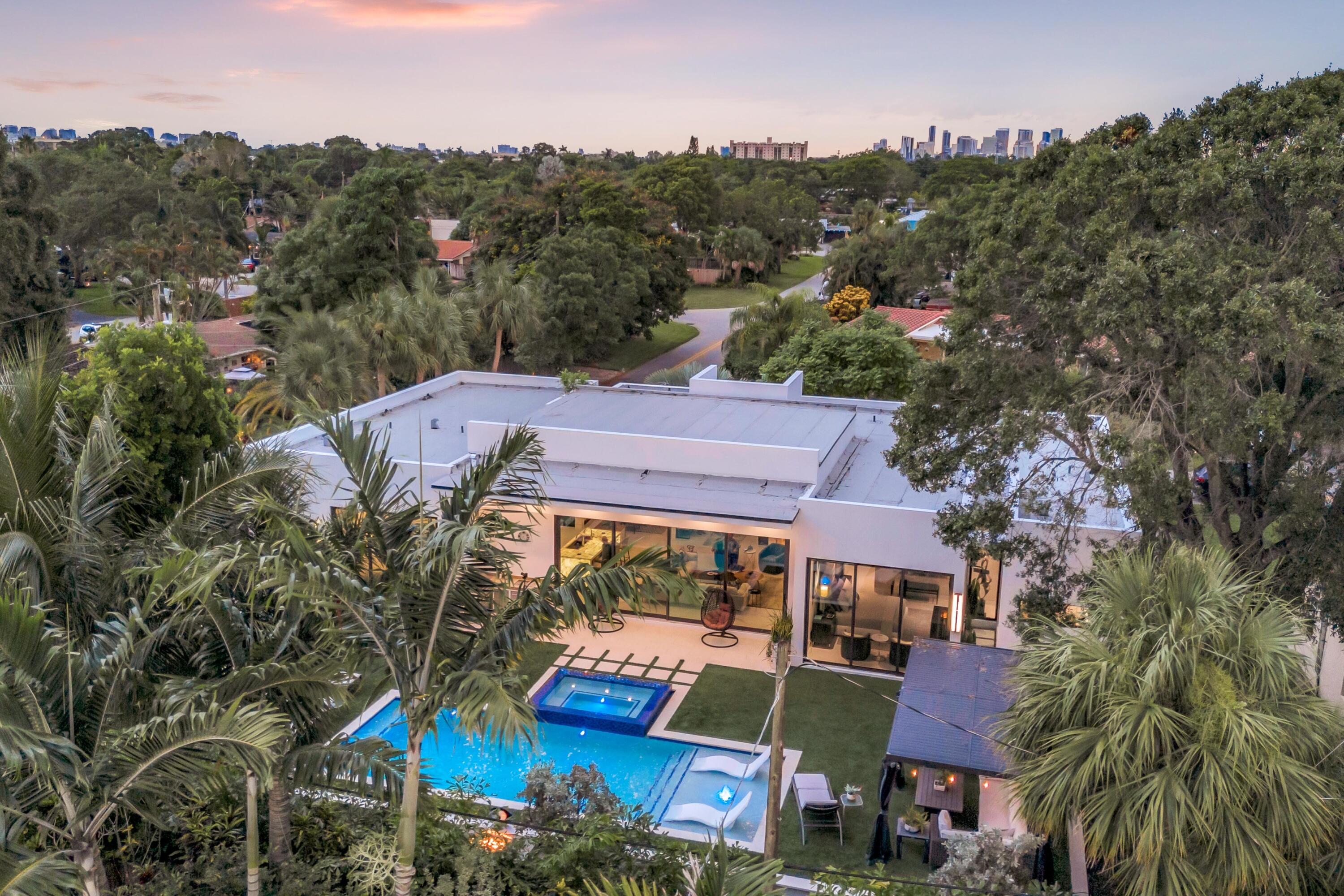 215 NE 28TH Court