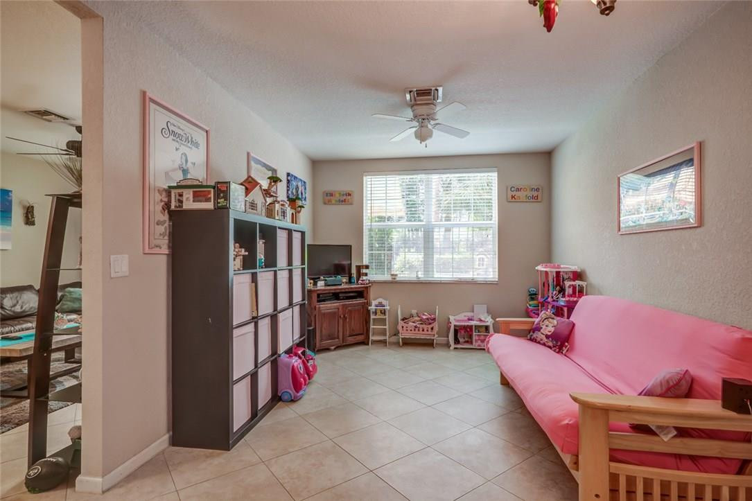Colony Lake - Residential