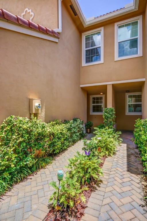 Colony Lake - Residential