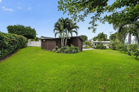 Tiny photo for 10339 Daphne Avenue, Palm Beach Gardens, FL 33410 (MLS # B26037355)