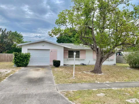 435 NE Solida Circle, Port St Lucie, FL MLS: R11075067