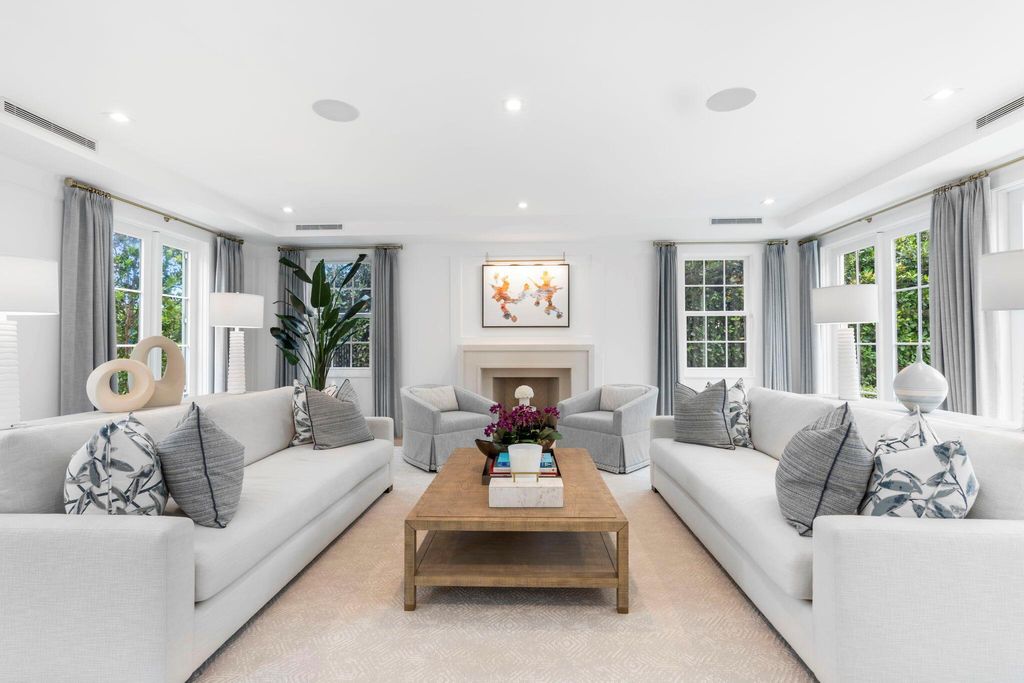 Photo of 244 Fairview Road, Palm Beach, FL 33480 (MLS # R10894941)