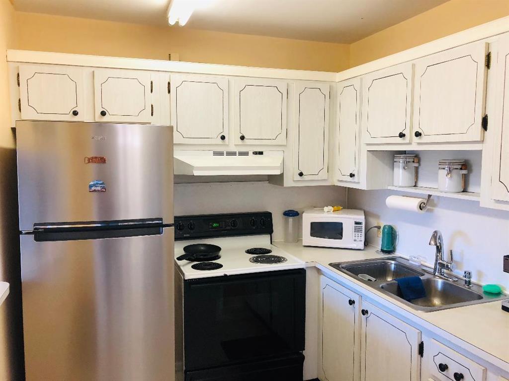 PARKVIEW VILLAS - Residential