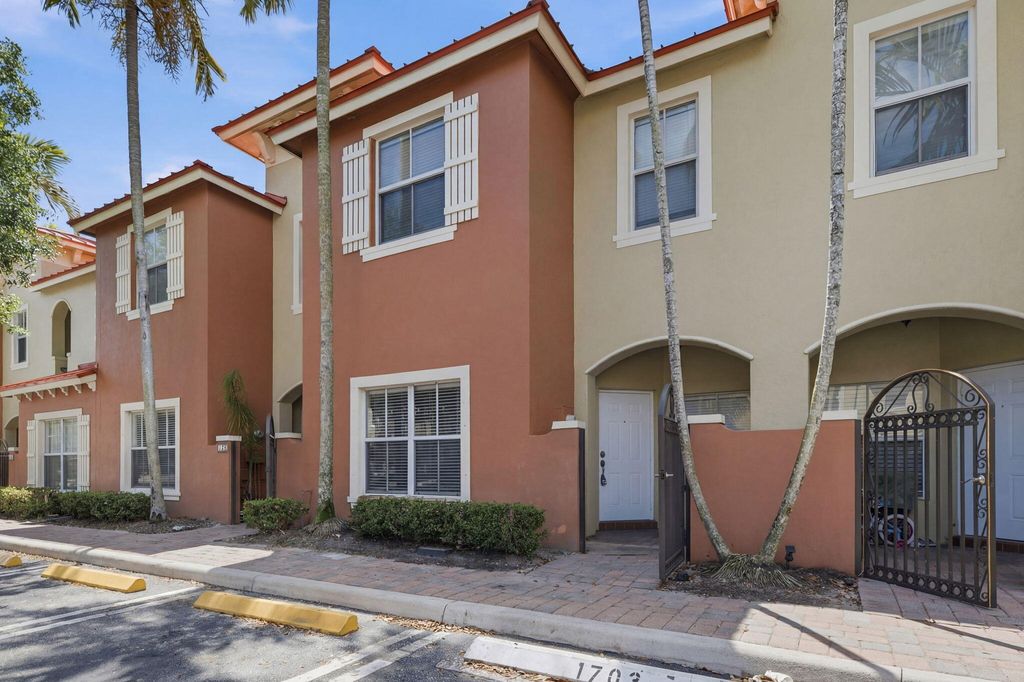 Photo of 178 Lake Monterey Circle, Boynton Beach, FL 33426 (MLS # B26010009)