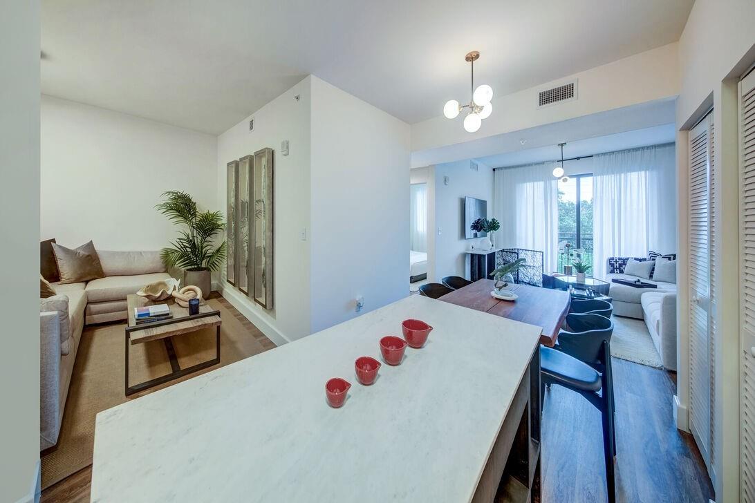 600 E Dania Beach Blvd 228