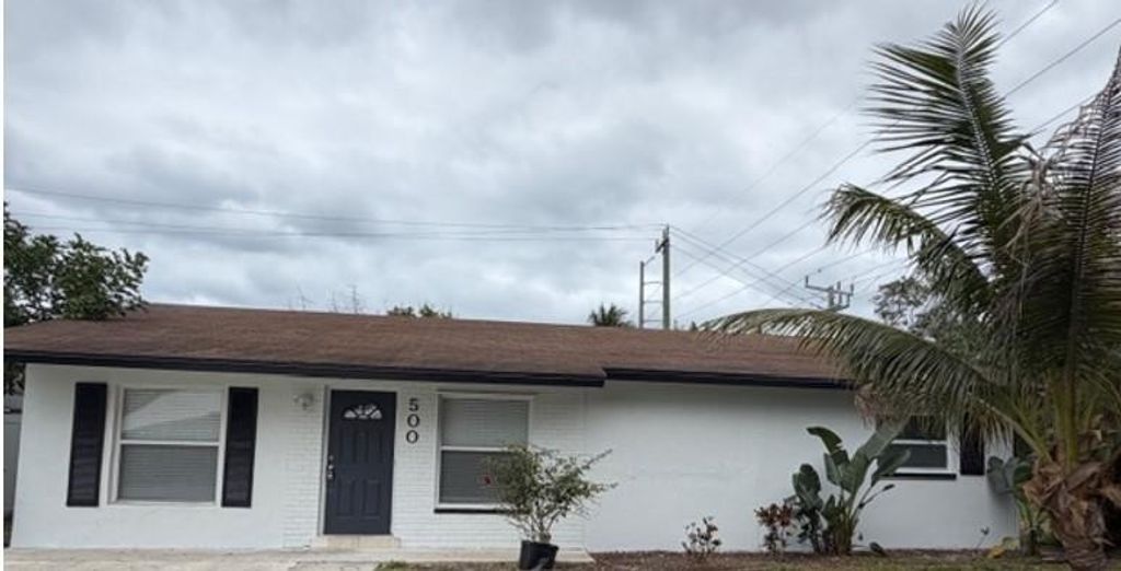 Photo of 500 NW 8th Court, Boynton Beach, FL 33426 (MLS # F10547946)