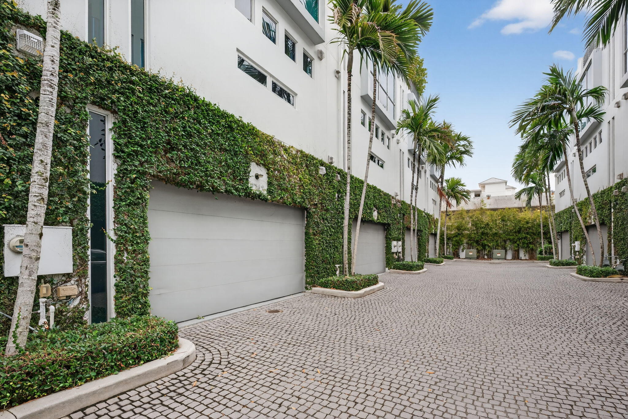 HARBOR VILLAGE SEC - Residential