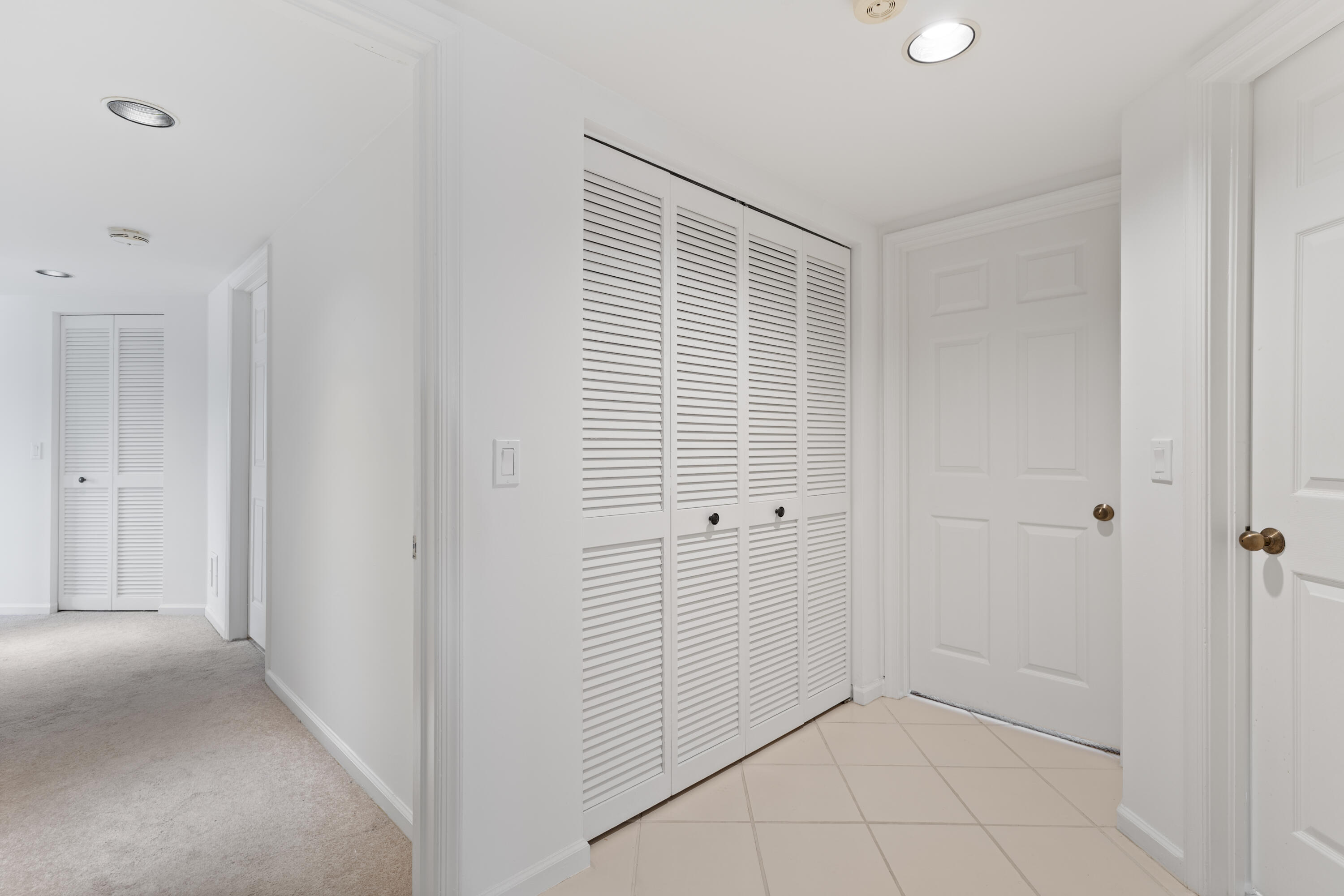 Lakes at La Paz Condo - Residential Lease