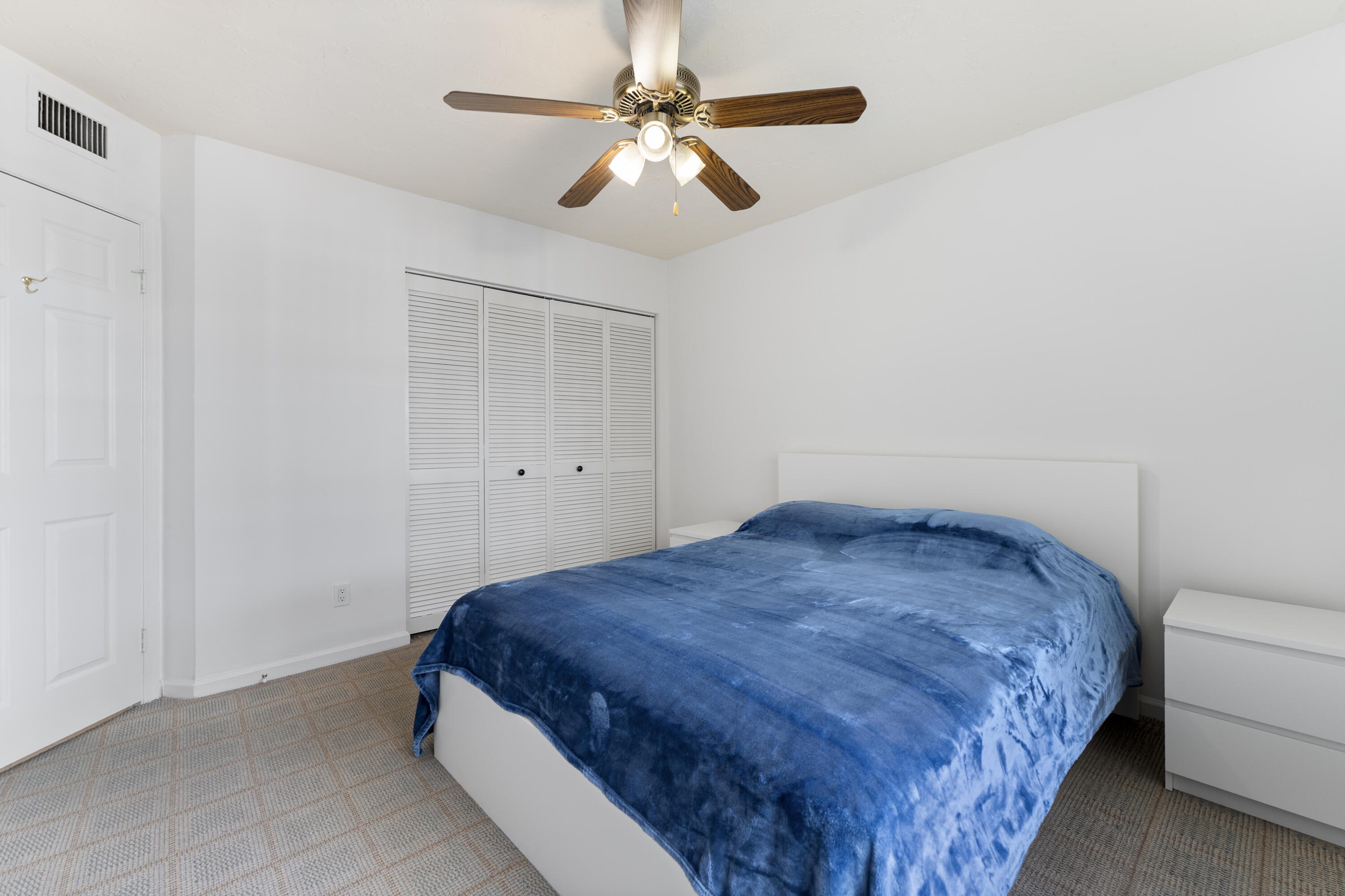 Lakes at La Paz Condo - Residential Lease